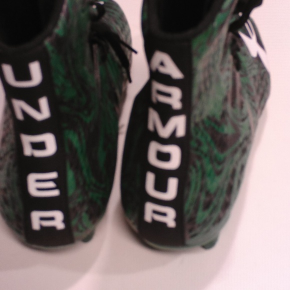 NEW,UNDER ARMOUR FOOTBALL CLEATS main image 8